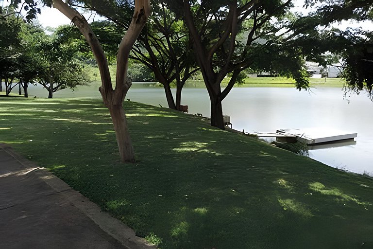 Suíte com Vista p/ o Lago em Capitólio com acesso a piscina