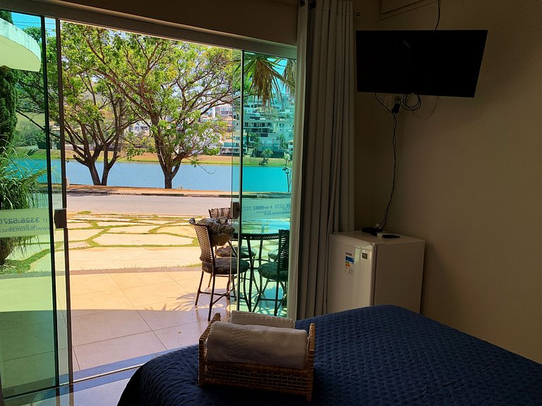 Suíte com Vista p/ o Lago em Capitólio com acesso a piscina