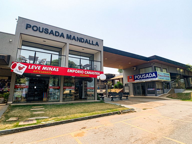 Pousada com suítes vista para Lago e passeios saindo em fren