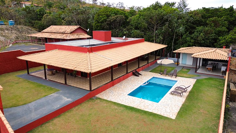 Casa em Capitólio, com piscina e área gourmet