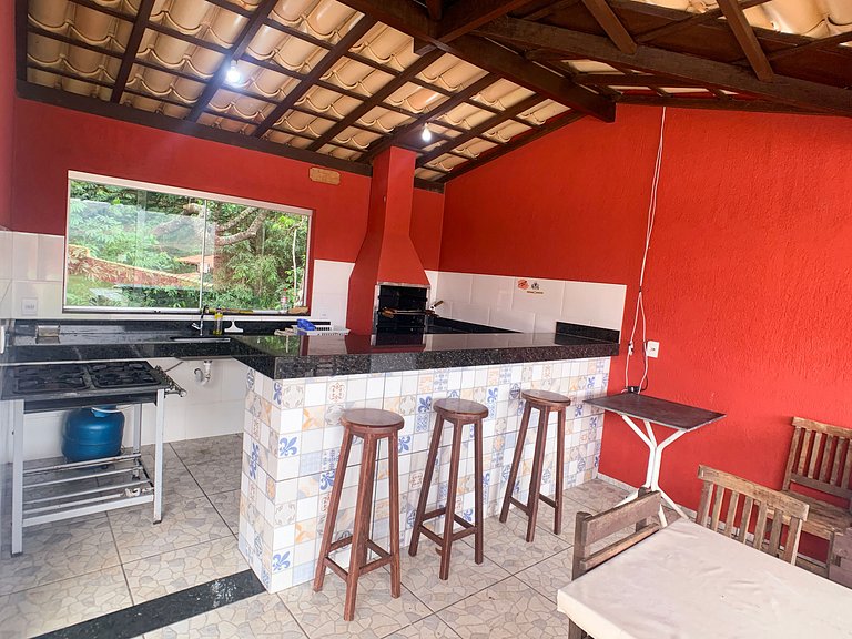 Casa em Capitólio, com piscina e área gourmet