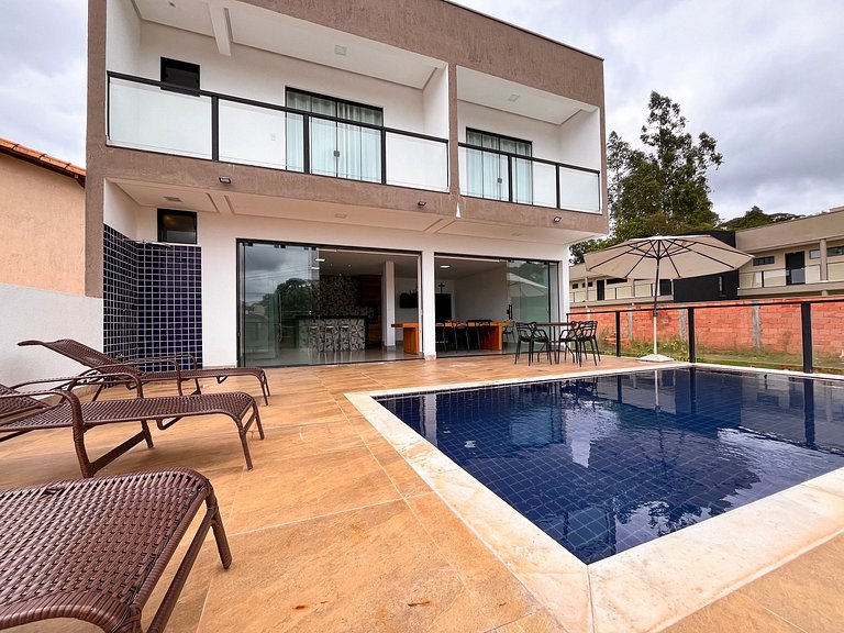 Casa em Capitólio com piscina e área gourmet