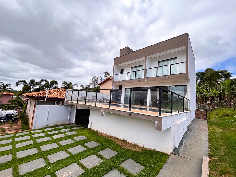 Casa em Capitólio com piscina e área gourmet
